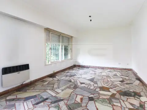 Rosetti al 4200, entre Dr Mariano Moreno y Paraná