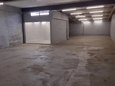 VENTA GALPÓN 219 M2 - BARRIO TRIANGULO