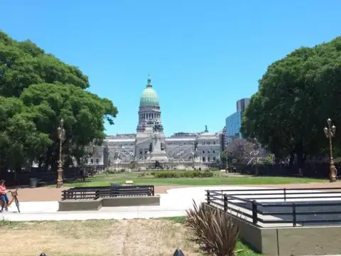 Alquiler Departamento 3 Ambientes. Balcón. Cocina Separada y Lavadero Separado.Vigilancia.