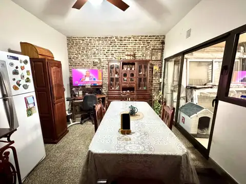 Casa en venta con proyecto de expansión en planta alta – Excelente ubicación en Barrio Las Malvinas