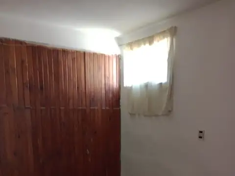 Casa de 3ambientes mas un monoambiente  Prox. Panam