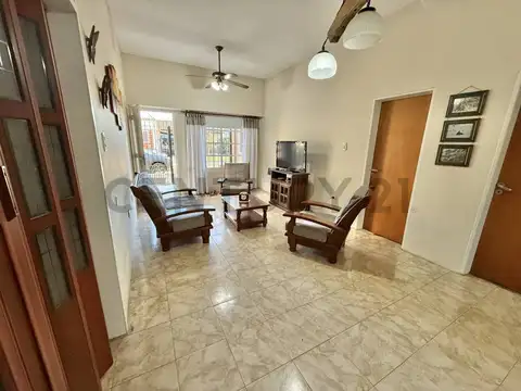 La Pialada 3700, Piso 0