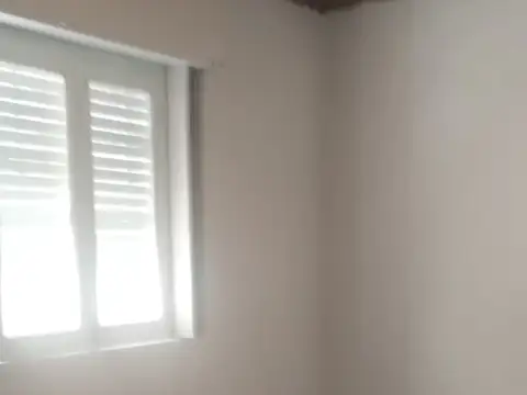 Depto Tipo Casa en Alquiler en Lanus Oeste, $ 400.000