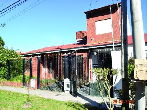 Un Chalet y Departamento en Block: Rico Nº 929 - Mar de Ajó - El Silvio - C606