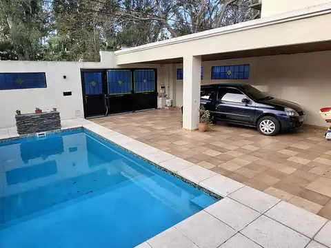 Casa en Venta en Granadero Baigorria, USD 150.000