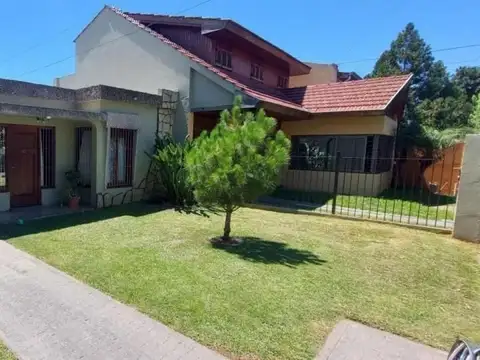 OPORTUNIDAD VENTA CASA 4 AMBIENTES MAS PH ESCUCHA OFERTA