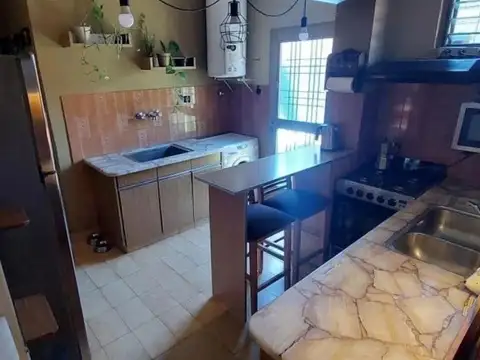 Depto Tipo Casa 4 ambientes con 2 baños