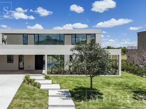 Casa en venta en La Calesa, Pilará