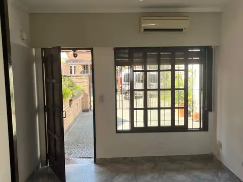 Depto Tipo Casa en Alquiler en Carapachay, $ 1.200.000