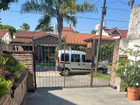 Depto Tipo Casa en Alquiler de 3 ambientes