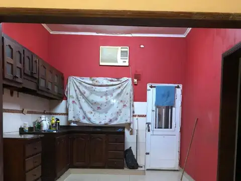 CASA DE 3 DORMITORIOS Y 2 BAÑOS EN VELEZ SARDFIELD AL 2300