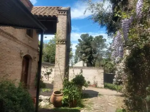 Manuel Argerich1200, Pilar -