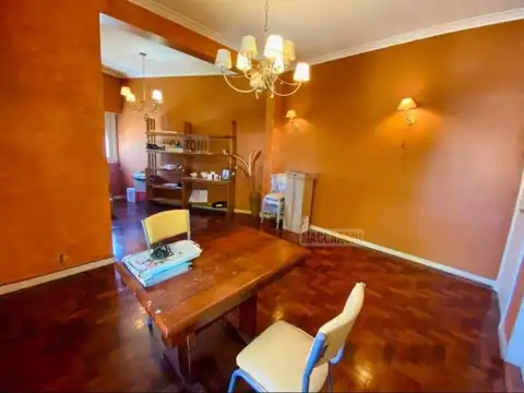 ESCALADA 500, Piso 1º