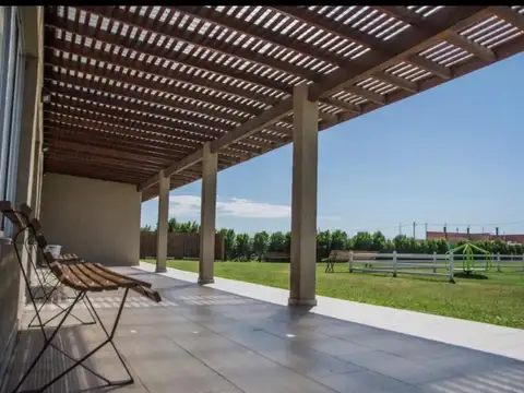 Terreno en Venta 30  mts Fondo