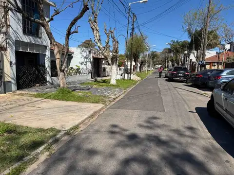 Depto Tipo Casa 6 ambientes con 2 baños