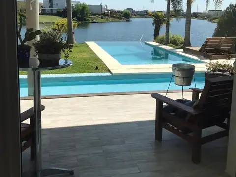 Casa en Alquiler Temporal  en Los Lagos 4 dormitorios, Nordelta 100