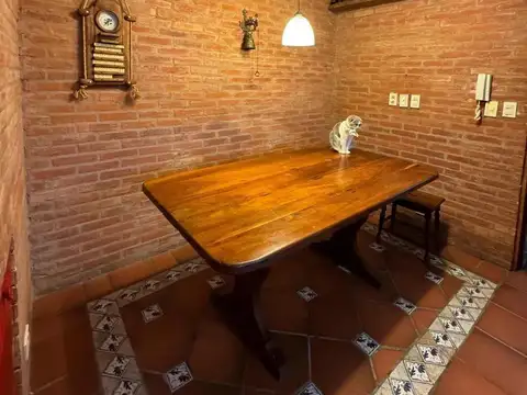 José Hernández e/ Cuba y Arcos