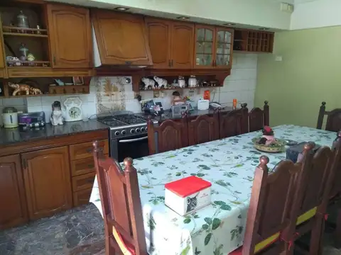 Casa 4 ambientes con 3 baños