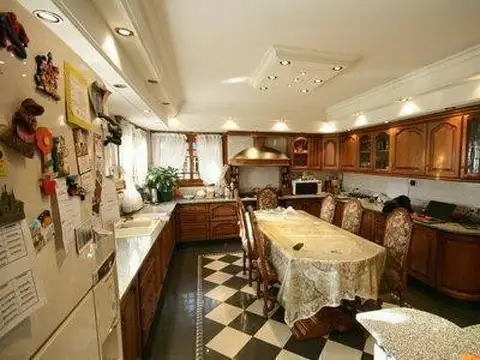 Casa en Venta de 5 dormitorios