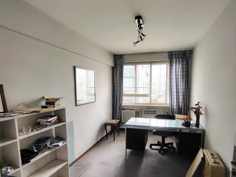 EXCELENTE SEMIPISO AL FRENTE TODO EXTERNO! IDEAL CONSULTORIOS O ESTUDIOS! OPORT!