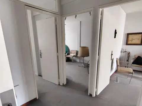 Oficina 6 ambientes con 1 baño