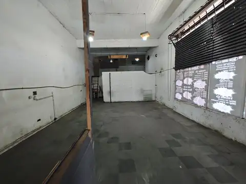 Local en Alquiler en Isidro Casanova, $ 1.200.000