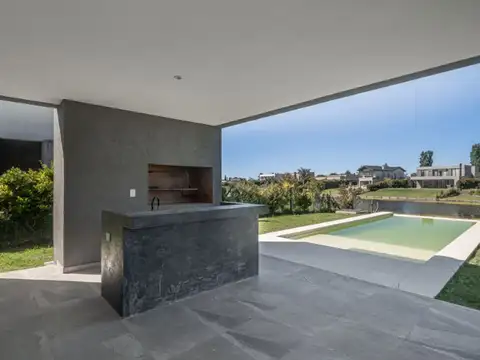 Venta casa en San Matias Area 1