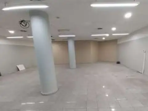 Av. Presidente Roque Saenz Peña 800