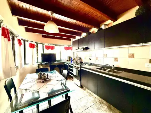 Casa 3 ambientes con 2 baños