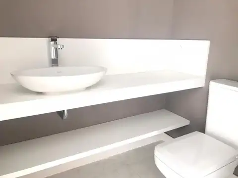 Semipiso en excelente estado