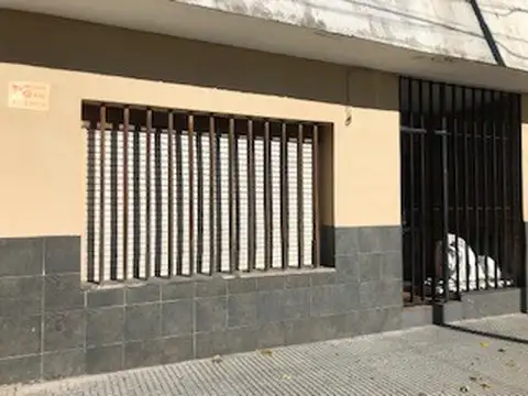 PH 5 AMB FRENTE OR ESTE ENT. INDEP IDEAL PARA 2 FLIAS O USO COMERCIAL A PASOS DE AV JB ALBERDI