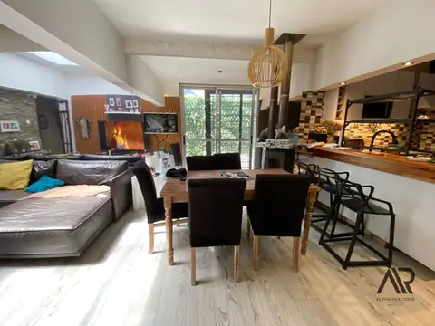Casa en venta c/ cochera en Belvedere