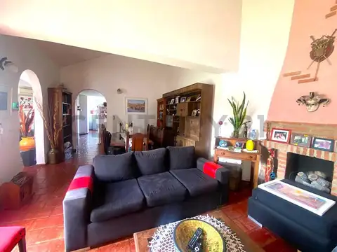 VILLA BELGRANO 4 Dormitorios a una cuadra de Gauss