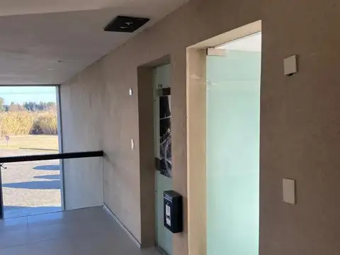 Oficina en Alquiler con 1 cochera