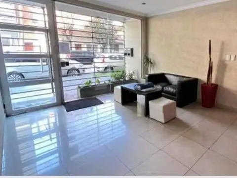 Pierres e/ Brandsen y Avenida Mitre