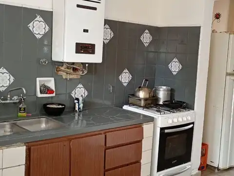 Casa 4 ambientes con 1 baño