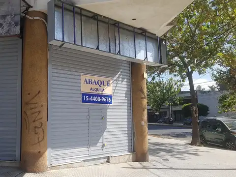 Local en Alquiler Via Púb.