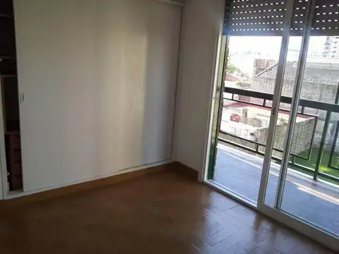 DEPARTAMENTO DE 3 AMBIENTES CONTRAFRENTE EN VENTA, PARQUE PATRICIOS.