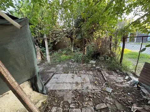 Casa 2 ambientes con 1 baño