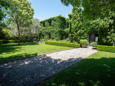 Casa de 6 ambientes en Venta en Tortugas Country Club