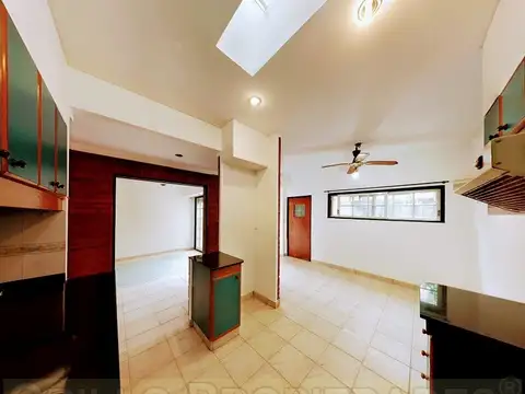 Casa en Venta con 6 cocheras