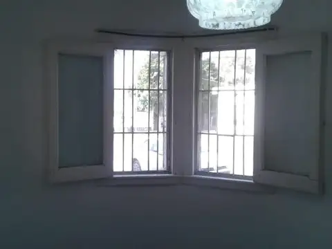 Depto Tipo Casa en Venta en Bernal, USD 110.000