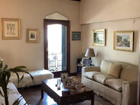 Casa en Venta con 4 cocheras
