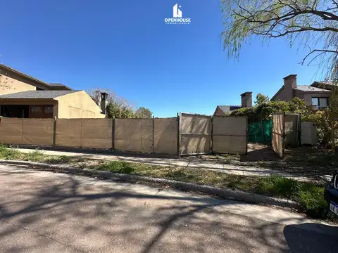 Terreno en Venta en Godoy Cruz, USD 1