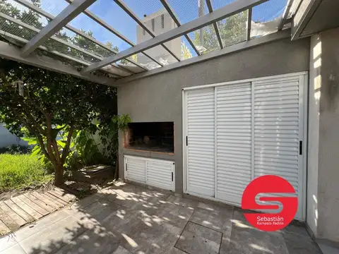 Depto Tipo Casa en Venta con 1 cocheras