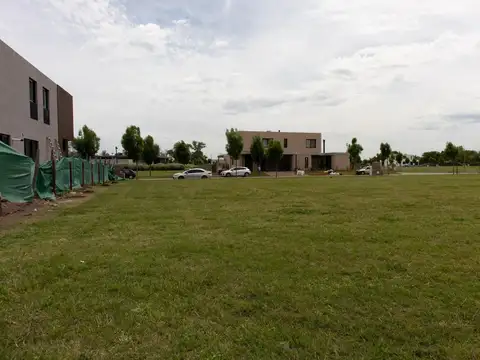 Terreno en Venta 15  mts Fondo