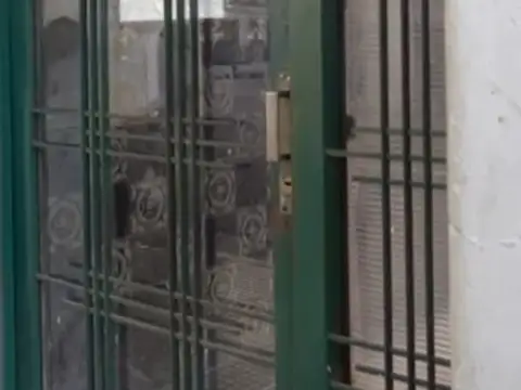 Local en Venta Via Púb.