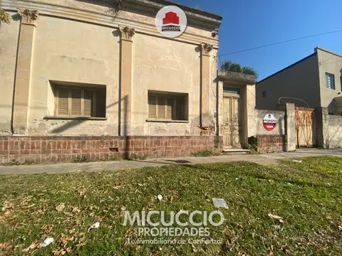 Lote con casa en venta, Hipólito Yrigoyen 272, entre Don Bosco y Av. 25 de Mayo, Escobar centro