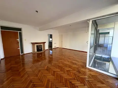 Departamento 3 dormitorios con cochera. Santa Fe y Laprida.