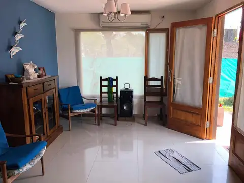 Casa 5 ambientes con 4 baños